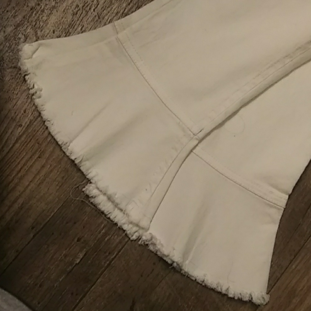 White Girl Capri - Picture 5 of 6